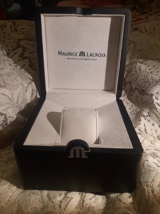 Pareja Cajas Reloj Maurice Lacroix Negras y granat