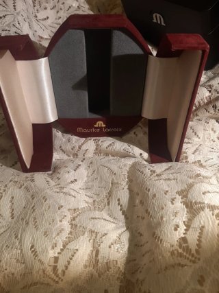 Pareja Cajas Reloj Maurice Lacroix Negras y granat