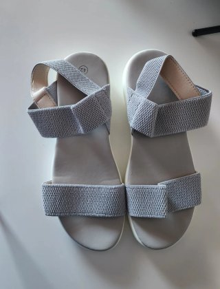 NUEVAS Sandalias grises mujer talla 41