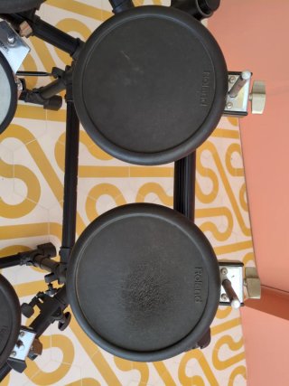 Rack Roland V-Drums + 5 Pads