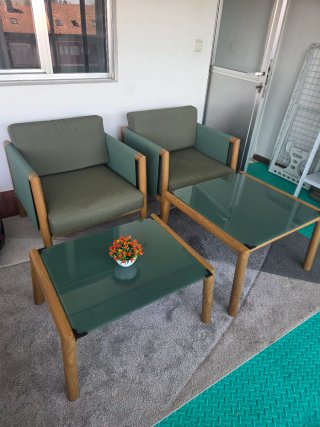 Juego 2 sillones y 2 mesas auxiliares