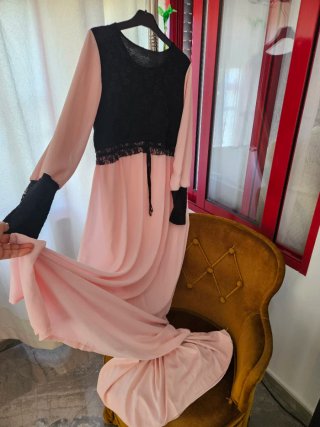 Vestido largo elegante negro y rosa