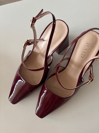 Zapatos ASIS ( RAID ) tacón morado charol