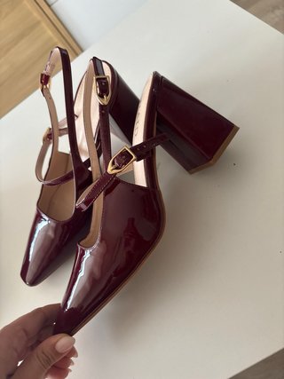 Zapatos ASIS ( RAID ) tacón morado charol