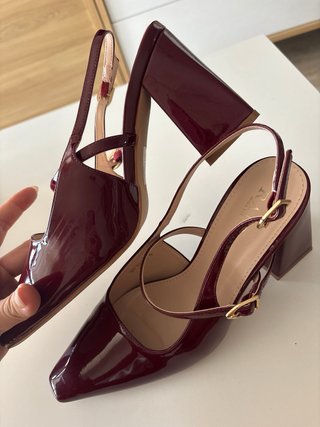 Zapatos ASIS ( RAID ) tacón morado charol