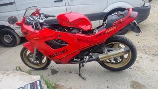 Suzuki GSX600F Roja Deportiva Se cambia por 49cc!!