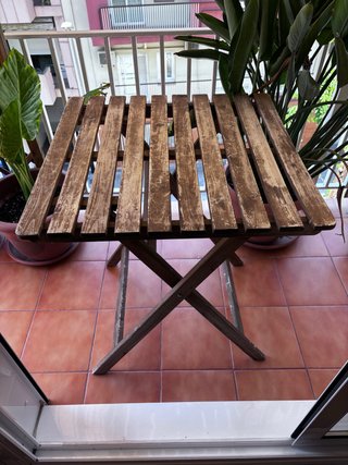 Tavolo pieghevole in legno per esterni