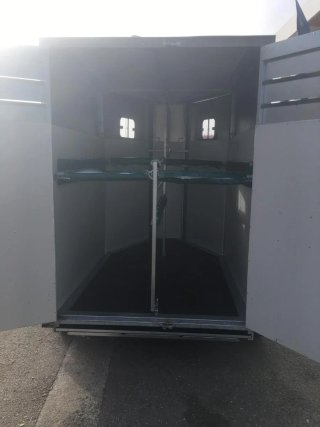 Remolque para 2 caballos