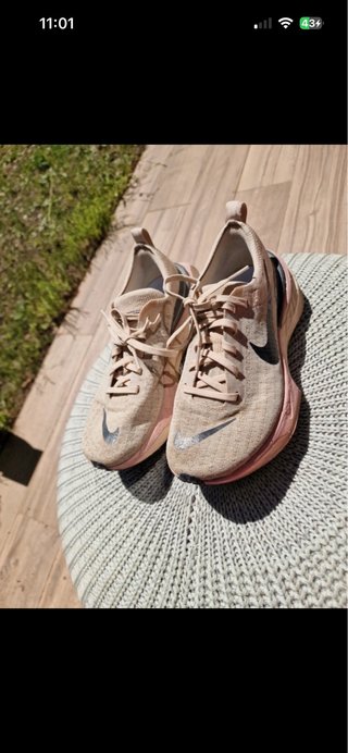 Zapatillas Nike Beige y Rosa