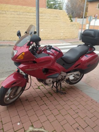 Honda Deauville 650 Roja