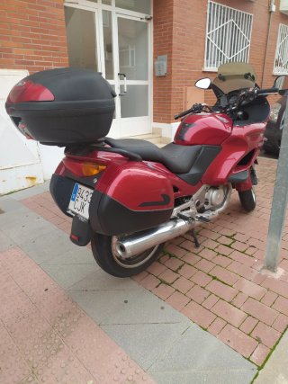 Honda Deauville 650 Roja