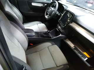 Volvo XC40 B3 MHEV 163 CORE (2023)