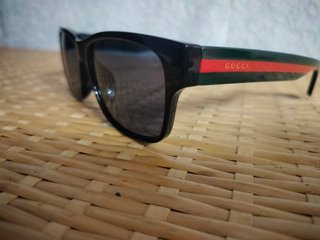 Gafas de Sol Gucci Negras y Rojas