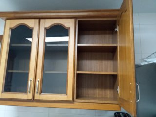 Vitrina de cocina madera y cristal SOLO EN PERSONA