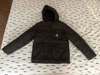 Chaqueta Jordan Negra con Capucha Niños 10-12 años