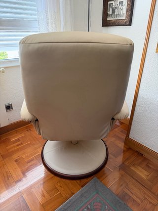 Butaca giratoria beige