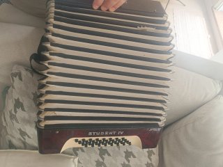 Fisarmonica Hohner Student IV 32 bassi