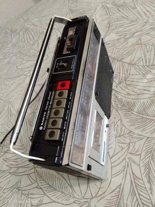 Radio Cassette Sanyo M2564F
