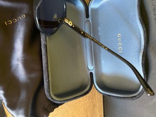 Gafas de sol Gucci aviador negras