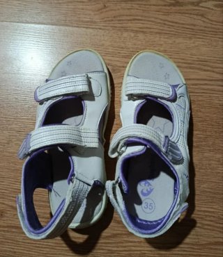 Sandalias o chanclas niña