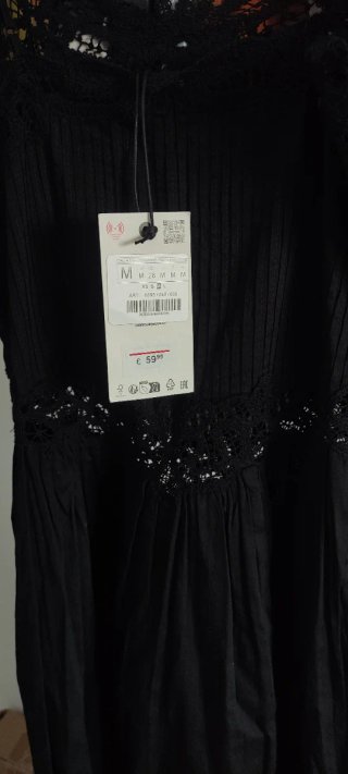 Vestido midi sin estrenar. Zara