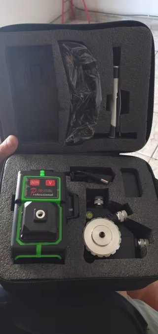 Nivel laser verde 3D 12 lineas