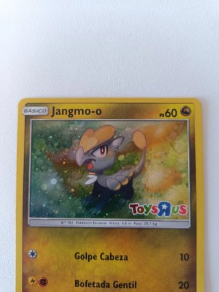 Jangmo-o Toys“R”Us Promo Holo – Pokémon SM