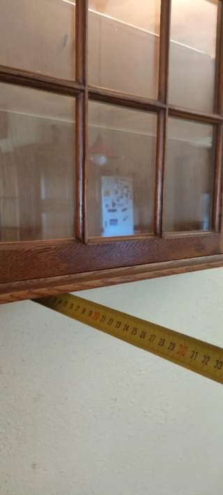 Vitrina Roble Macizo pared con 2 estanterías crist