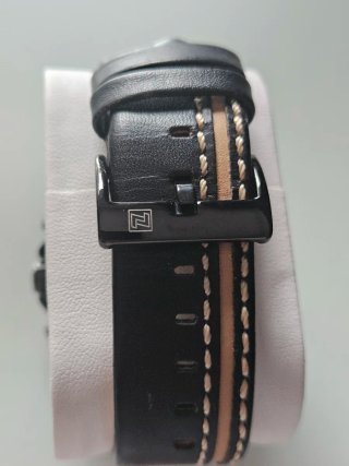 Reloj Naviforce Militar Negro y Dorado