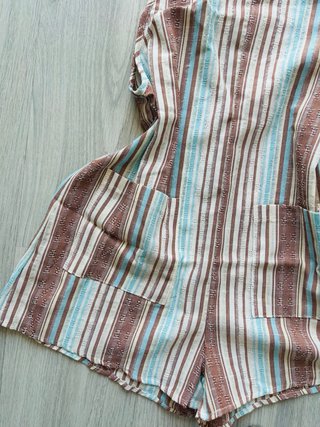 Mono corto de rayas para chica de Shein. Talla S