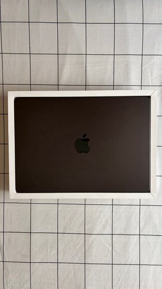 MacBook Pro 14” M4 16/512gb - Negro
