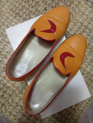 DOS PARES ZAPATOS MUSULMÁN