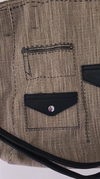 Borsa da spiaggia beige e nera