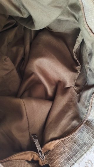 Borsa da spiaggia beige e nera