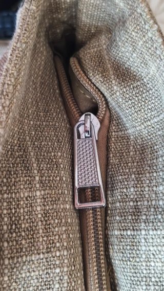 Borsa da spiaggia beige e nera