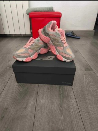 New Balance 9060 Gris y Rosa
