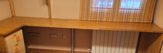 Escritorio esquinero y cajonera  madera de pino