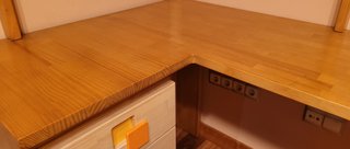 Escritorio esquinero y cajonera  madera de pino