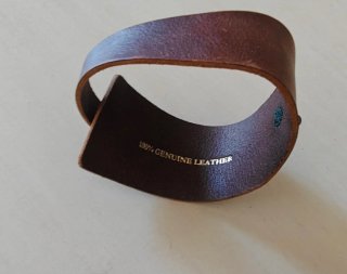 Brazalete de cuero marrón