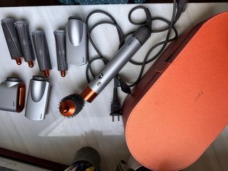 Secador y moldeador multifunción Dyson