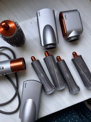 Secador y moldeador multifunción Dyson