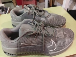 Nike Metcon 9 Gris/Blanco