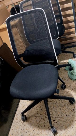 Silla ergonómica de oficina con ruedas