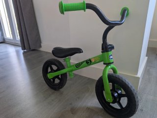 Bici infantil Chicco sin pedales verde