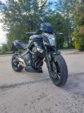 Kawasaki ER6n Negra 2012
