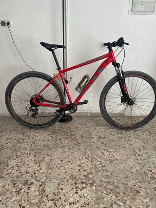 Bicicleta 29 con frenos de disco hidráulicos
