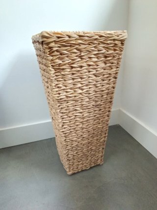 Paragüero estilo mimbre