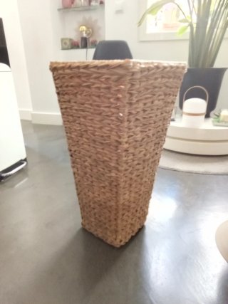 Paragüero estilo mimbre