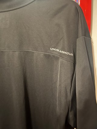 Polo Under Armour manga corta negro