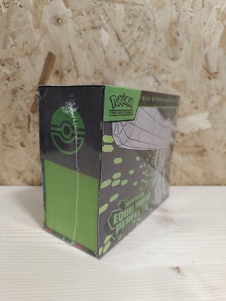 Caja Entrenador Élite Pokémon Equilibrio Perfecto
